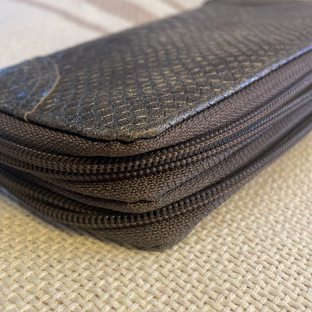 Metallic Wallet With Wristlet GUC - Picture 4 of 10